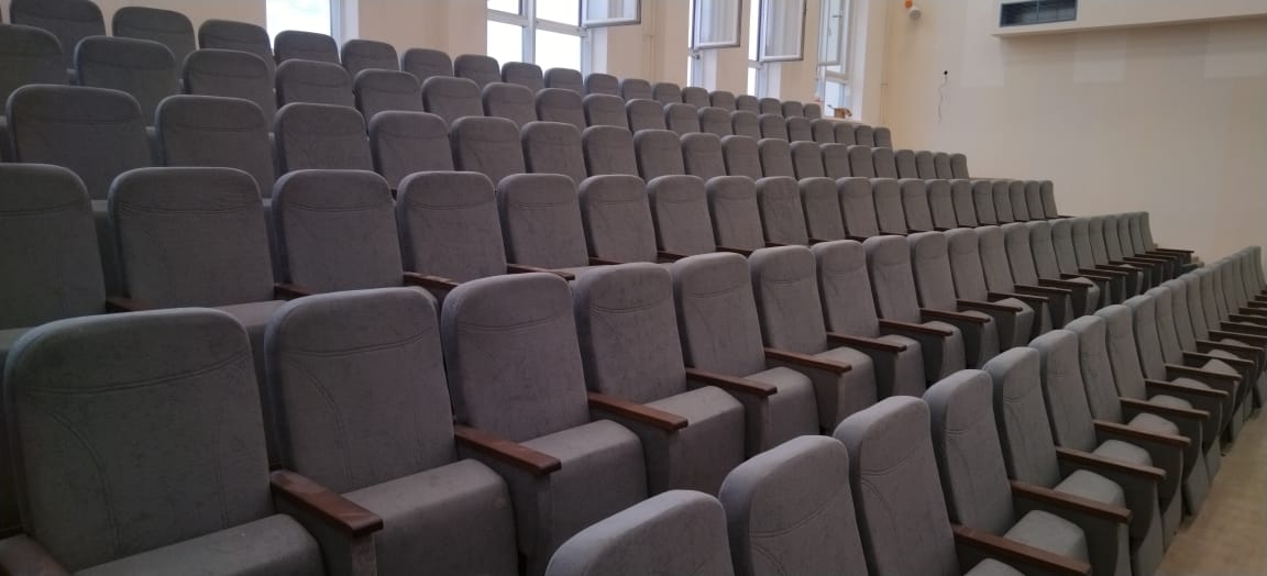 На выходных завершили еще один монтаж кресел  в новой школе На выходных завершили еще один монтаж кресел  в новой школе